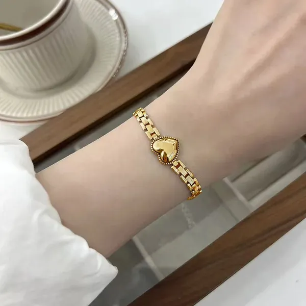 Gold_Heart_Belt_Bracelets_For_Women